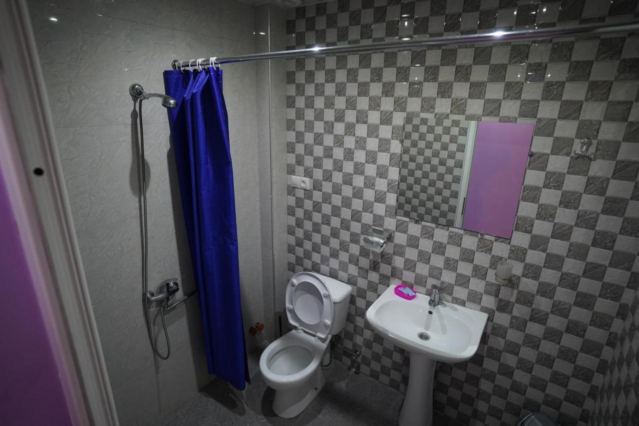 Imperator 1 Hotel Кутаиси Екстериор снимка