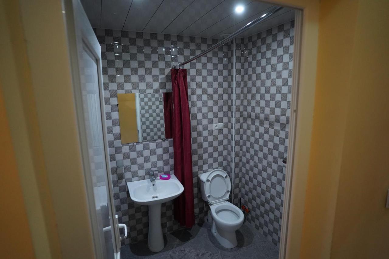 Imperator 1 Hotel Кутаиси Екстериор снимка