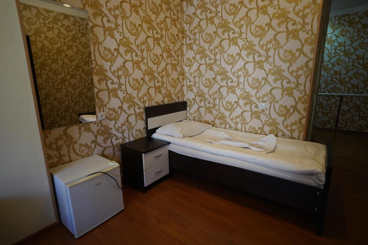 Imperator 1 Hotel Кутаиси Екстериор снимка
