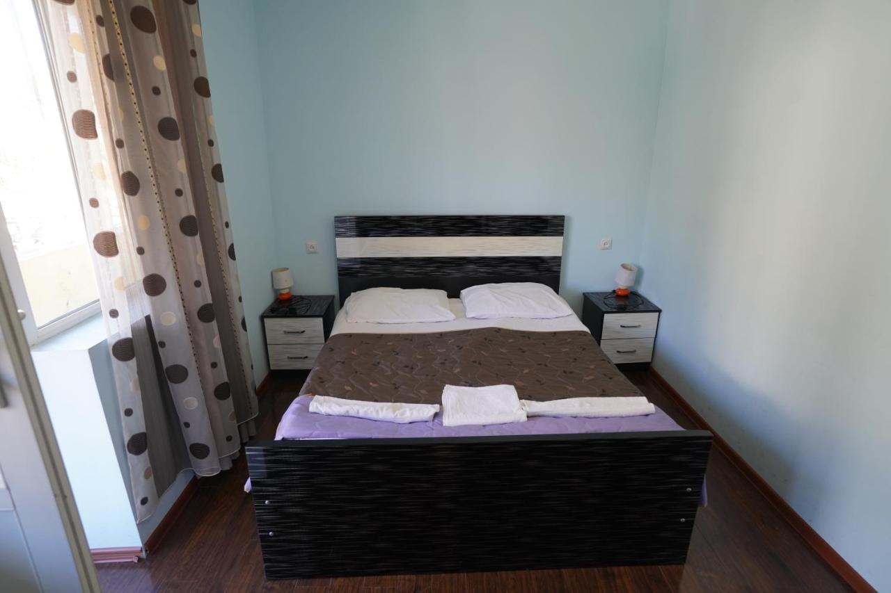 Imperator 1 Hotel Кутаиси Екстериор снимка