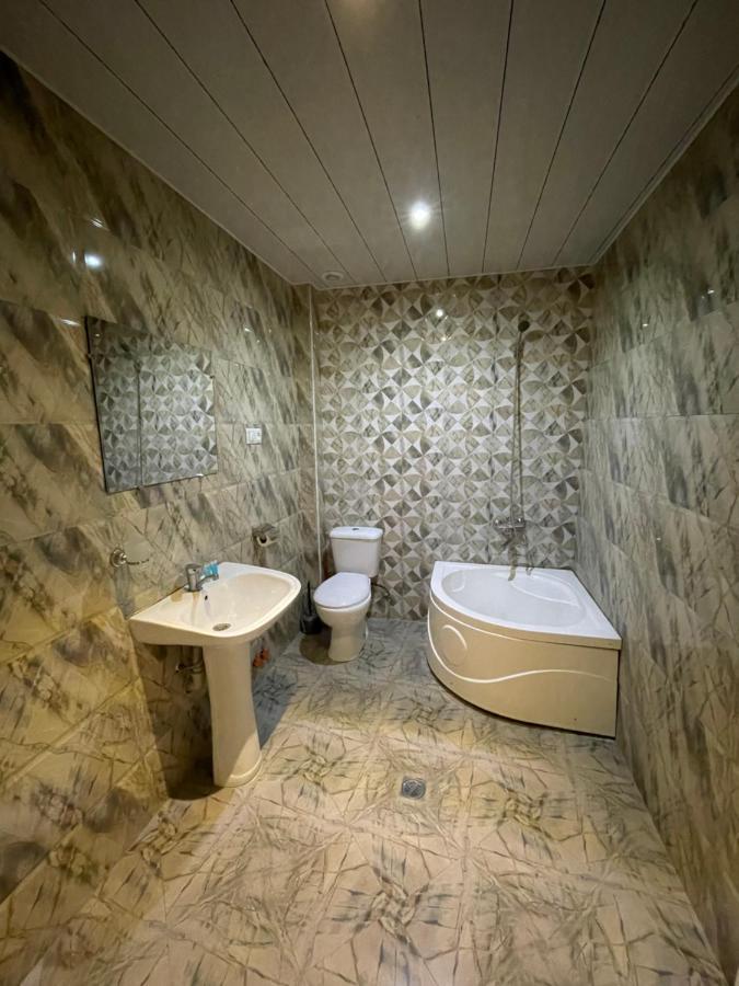 Imperator 1 Hotel Кутаиси Екстериор снимка