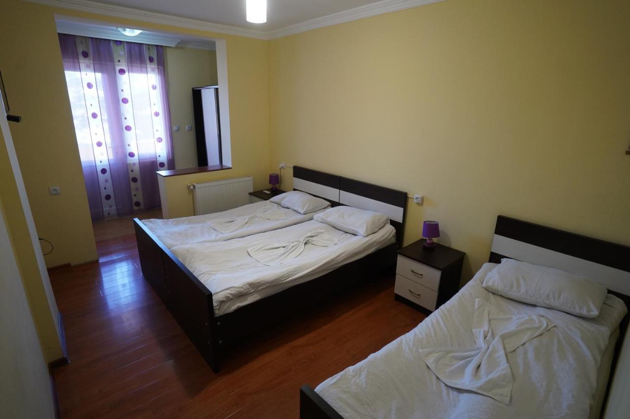 Imperator 1 Hotel Кутаиси Екстериор снимка
